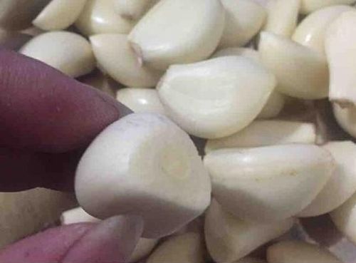 腌制臘八蒜，只加醋大錯特錯！加點“它”，蒜瓣更脆更香